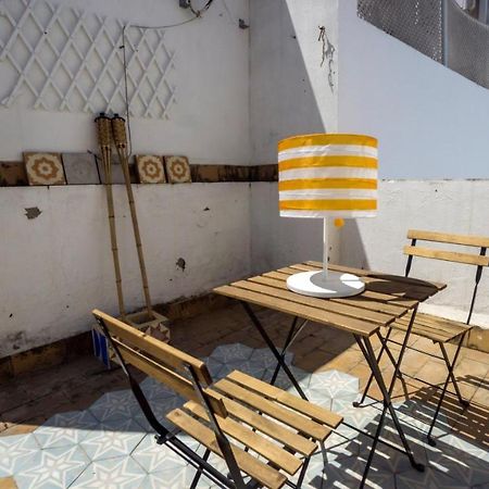 Rentalsevilla Feria Duplex Con Terraza Sevilha Exterior foto